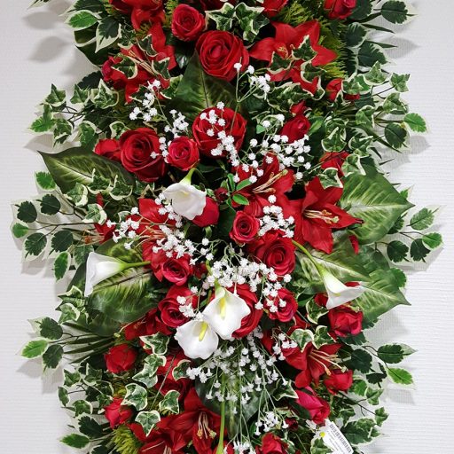 accessoires fleurs rouges en couronnes pour enterrement